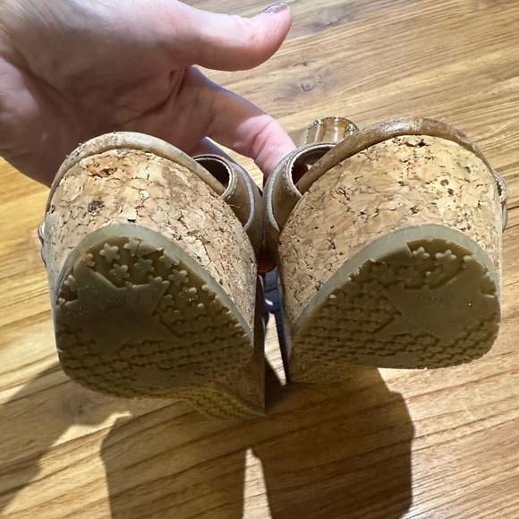 Jimmy Choo Women’s Pilar T-strap Leather Cork Wedge Tan Leather Platform - Picture 8 of 13